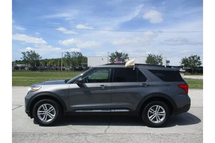 $27995 : Ford Explorer 2022 AWD XLT 4 image 4