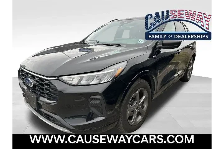 $22639 : Ford Escape 2024 ST-Line 4dr image 1