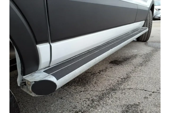 $33897 : Ford Transit 2024 250 3dr LW image 4