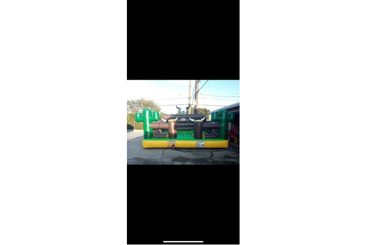 Bounce house for rent image 3