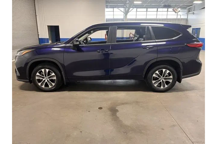 $33989 : Toyota Highlander 2023 AWD X image 6