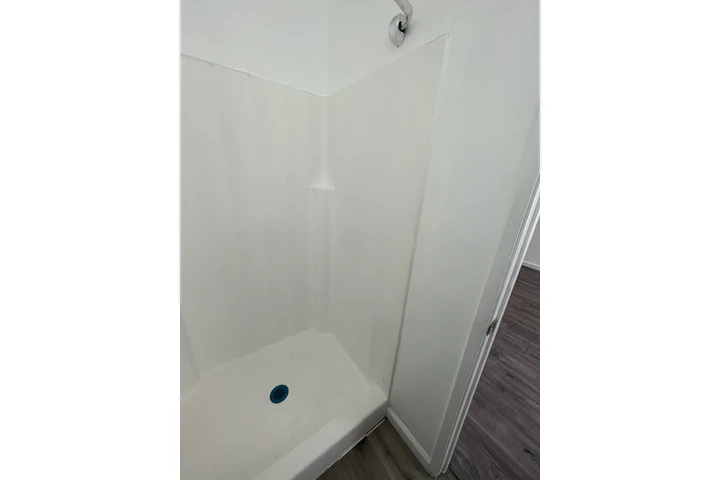 $1325 : Renovated Studio Apartment image 7