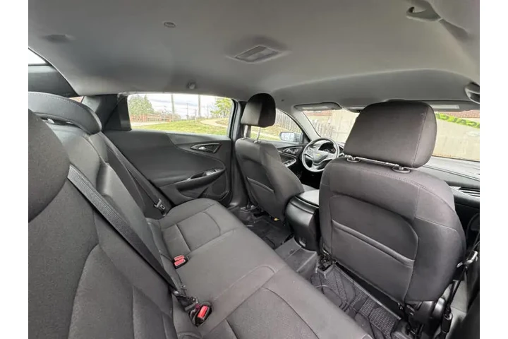 $8999 : 2018 Malibu LS image 8