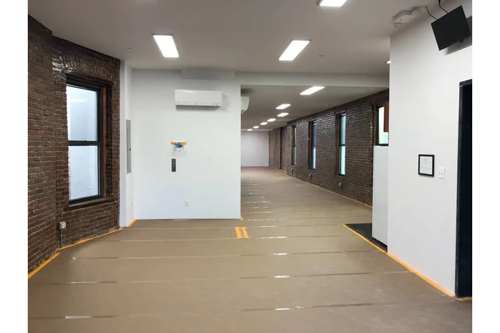 $400000 : Commercial Building  For Sale image 2