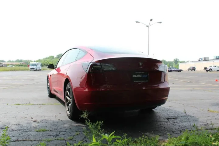 2022 Model 3 image 5