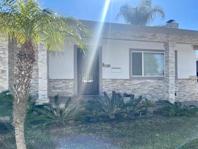 $1600 : Comfortable Downey Home 🏡 image 2