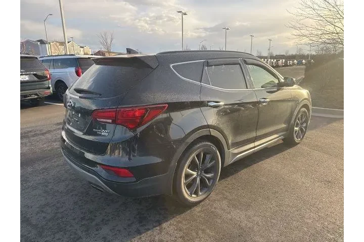 $17000 : Hyundai SANTA FE Sport 2018 image 5