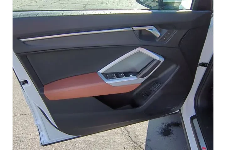 $23125 : Audi Q3 2023 AWD quattro S l image 9