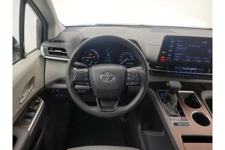 $39998 : Toyota Sienna 2024 LE 8-Pass image 10