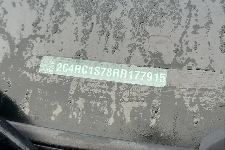 $32990 : Chrysler Pacifica Plug-In Hy image 8