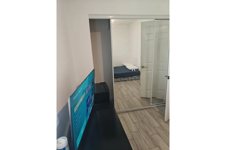 $900 : Se renta recamara para 1 o 2 image 5