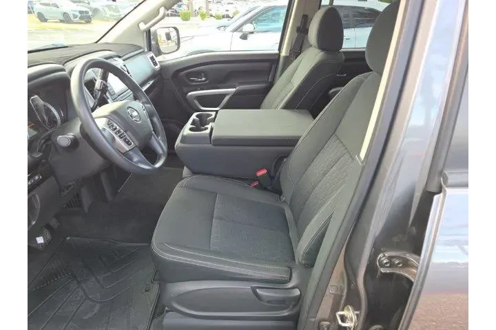 $24506 : Nissan Titan 2019 4x2 S 4dr image 5