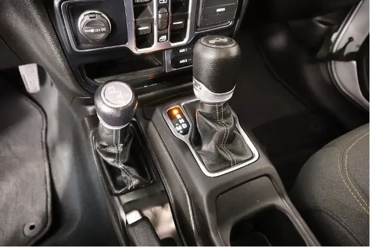 $36687 : Jeep Wrangler 2024 4x4 Sahar image 8