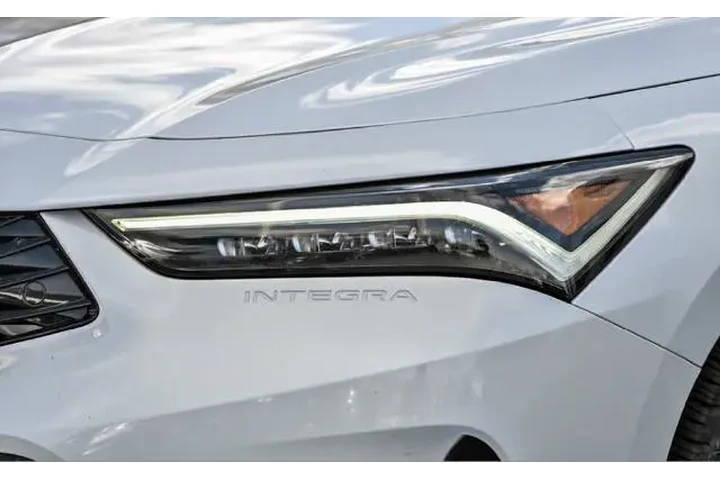 $23490 : Acura Integra 2023 4dr Liftb image 3