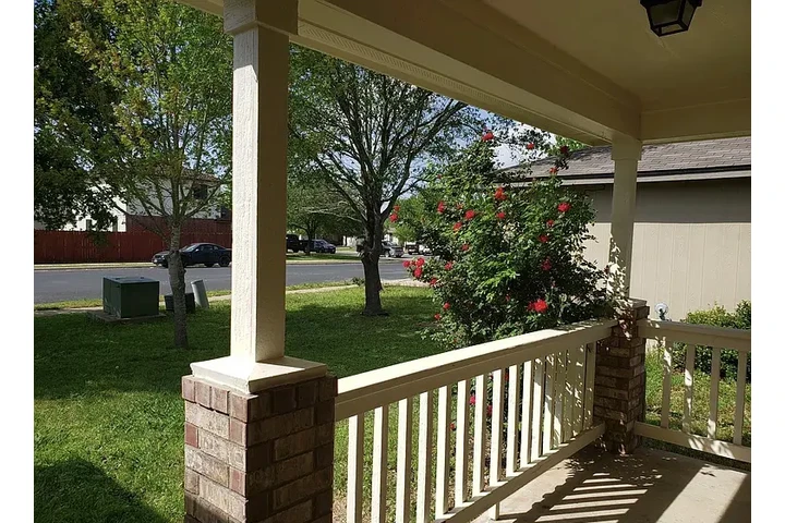 $1350 : SINGLE FAMILY HOME FOR RENT image 8