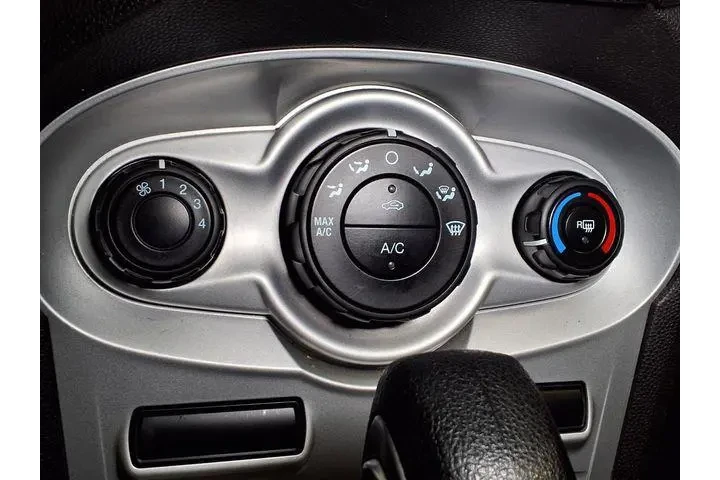 $8998 : Ford Fiesta 2015 SE 4dr Seda image 8