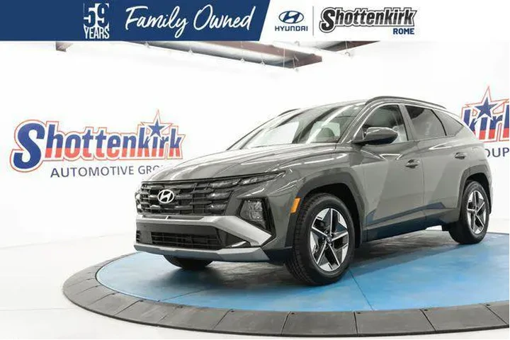 $27588 : Hyundai TUCSON 2025 SEL 4dr image 1