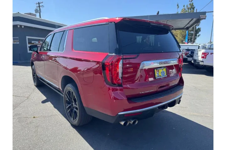 $41998 : 2021 GMC Yukon XL Denali image 8