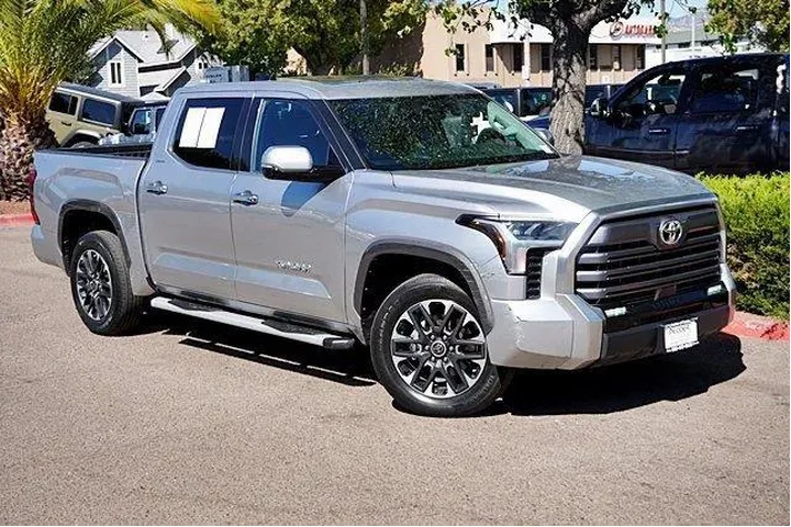 $39876 : Toyota Tundra 2023 4x2 Limit image 3