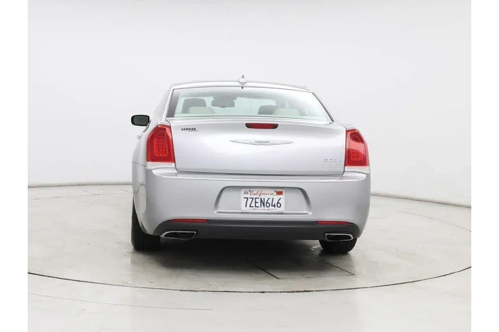 $15998 : Chrysler 300 2016 C 4dr Seda image 6