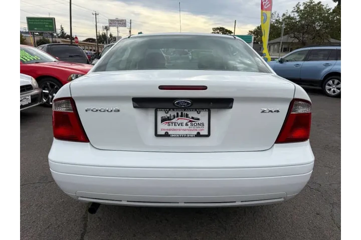 $4995 : 2005 Focus ZX4 S image 7