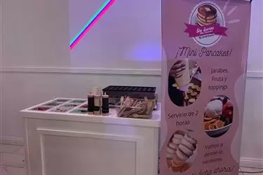 Mini pancakes y coffee station en Los Angeles