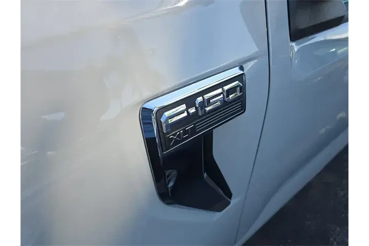 $35990 : Ford F-150 2023 4x2 XLT 4dr image 6