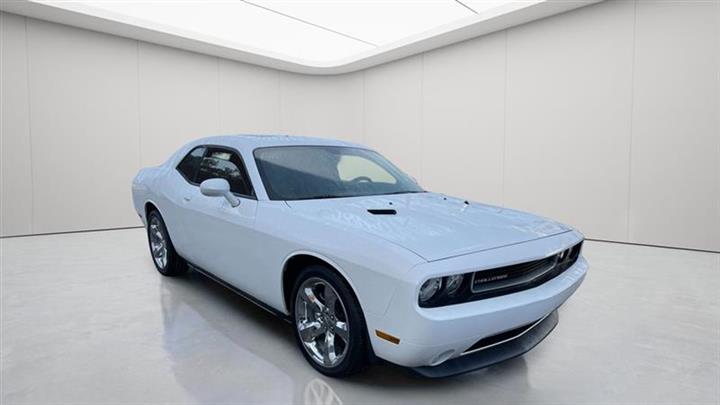 2014 Challenger SXT image 2