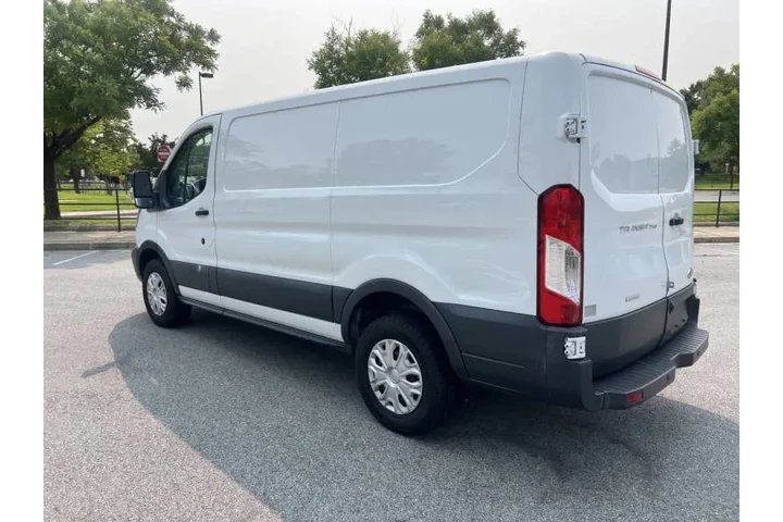$17500 : 2018 Transit 250 image 8