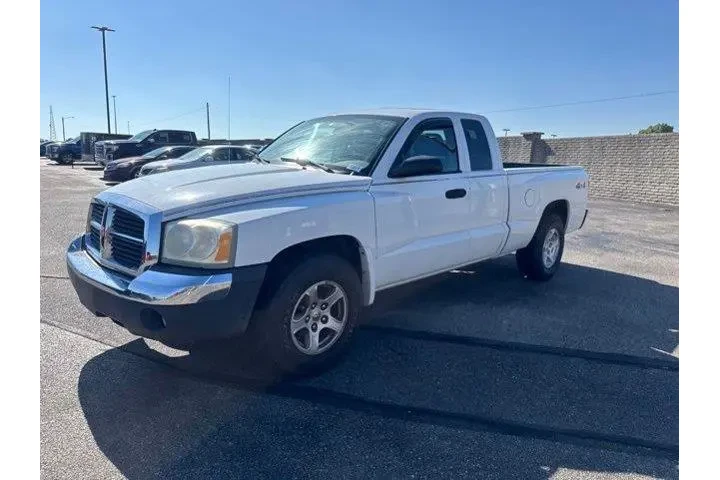 $10982 : Dodge Dakota 2005 4WD SLT 4d image 3