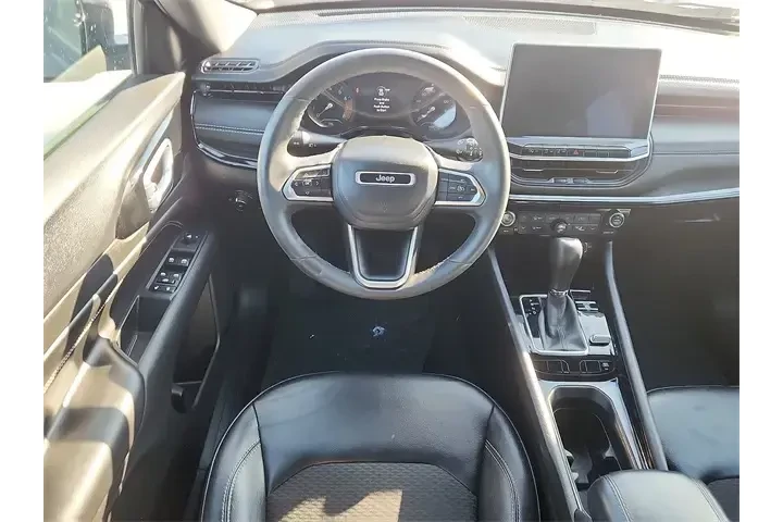 $20000 : Jeep Compass 2023 4x4 Latitu image 7