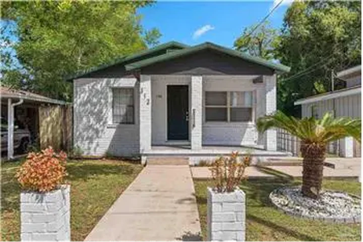 $850 : Rental property with 2 bedro image 1