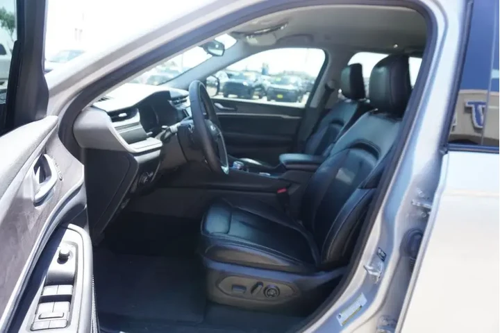 $33225 : Jeep Grand Cherokee 2024 4x2 image 7