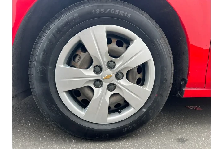 $14994 : Chevrolet Cruze 2018 LS Auto image 10