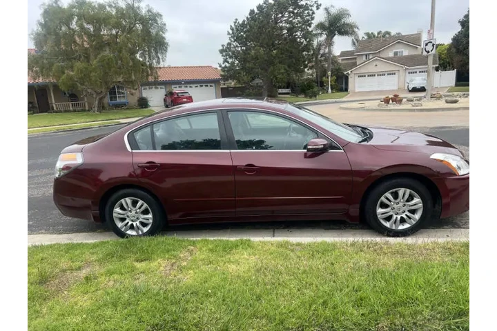 $6000 : 2012 Altima 2.5 S image 4