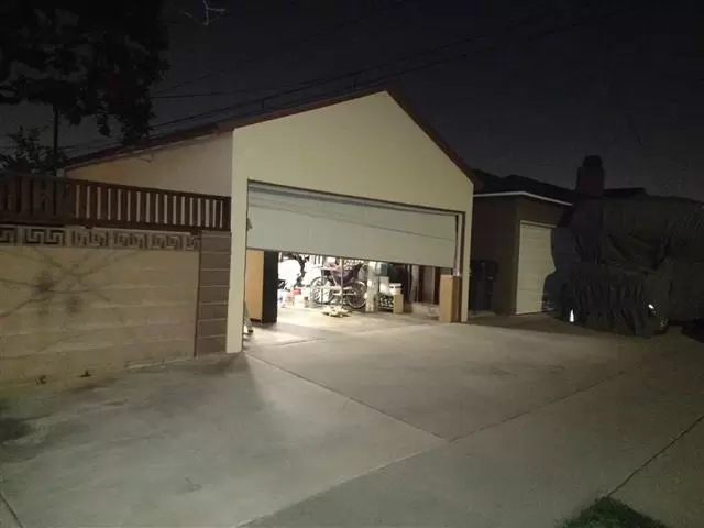 White Roll up Garage door image 3