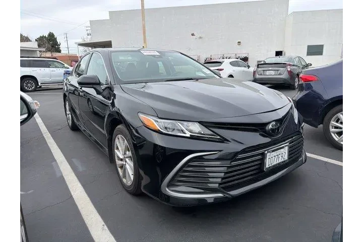 $25434 : Toyota Camry 2024 LE 4dr Sed image 1