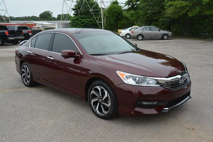 2017 Accord EX-L image 5