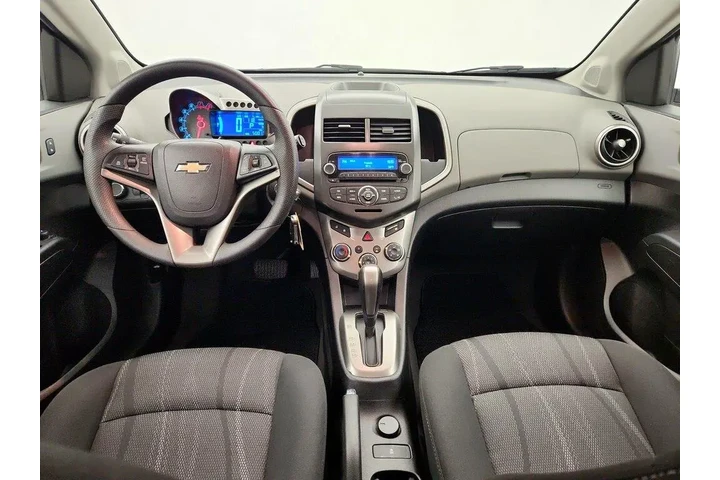 $11998 : Chevrolet Sonic 2015 LT Auto image 9