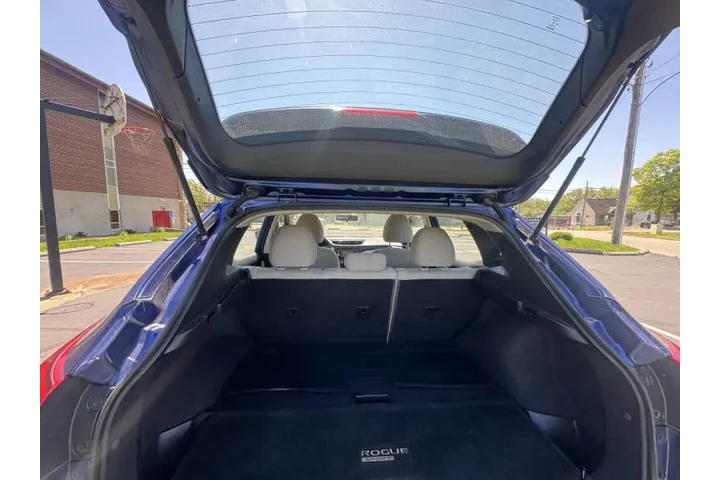 $7999 : 2017 Rogue Sport SV image 9