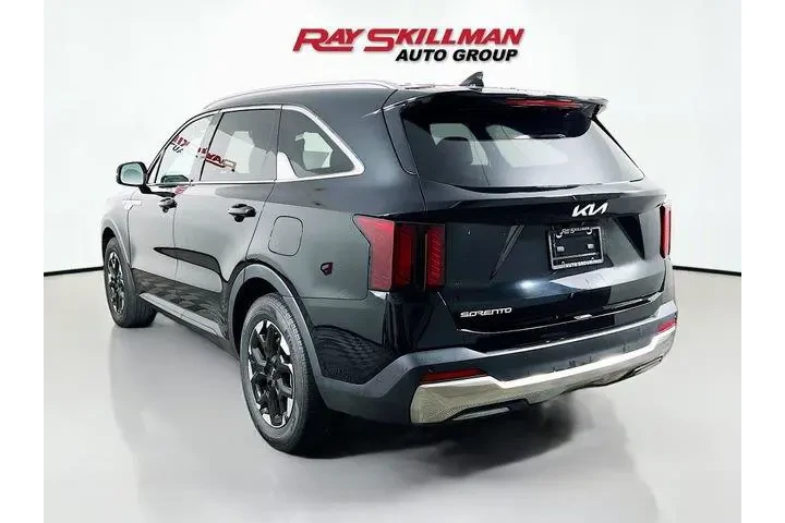 $29975 : Kia Sorento 2024 S 4dr SUV image 5