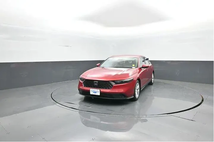 $23902 : Honda Accord 2023 LX 4dr Sed image 3