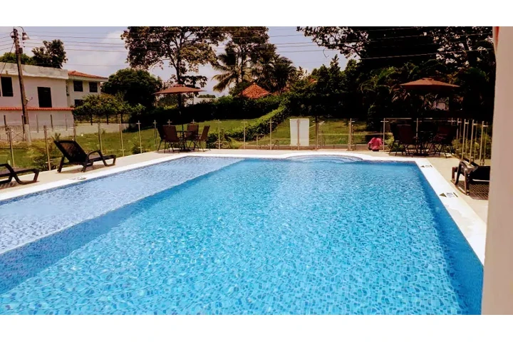 $190000000 : FABULOSA CASA CAMPESTRE image 2