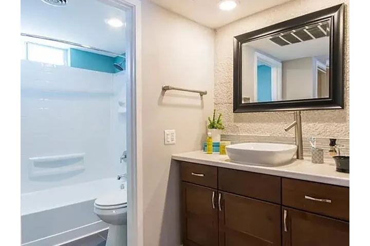 $1200 : The one true house image 3