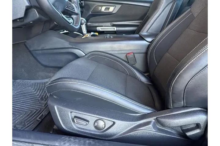 $25153 : Ford Mustang 2024 EcoBoost 2 image 7