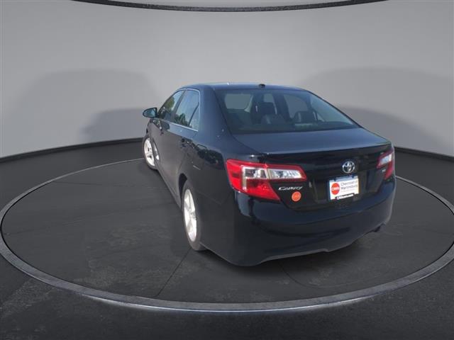 $9600 : PRE-OWNED 2014 TOYOTA CAMRY SE image 7