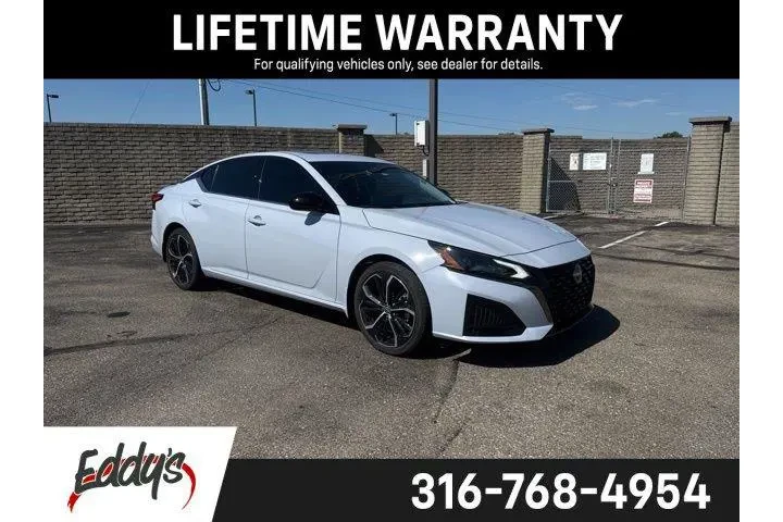 $24982 : Nissan Altima 2023 2.5 SR 4d image 1