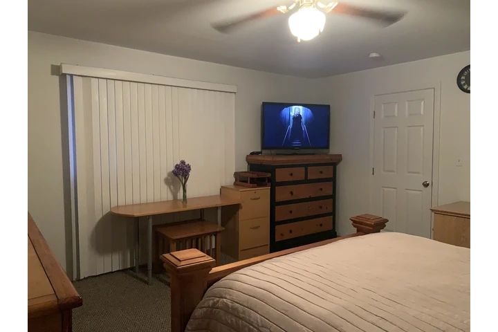 $1075 : ROOM FOR RENT ( GARDENA ) image 10