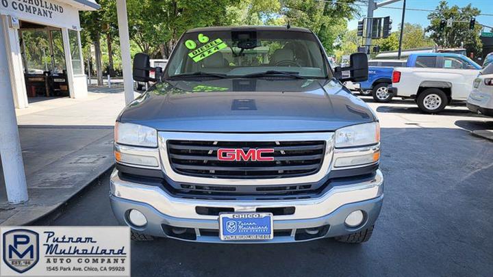 2006 GMC Sierra 2500HD SLT 4WD image 3