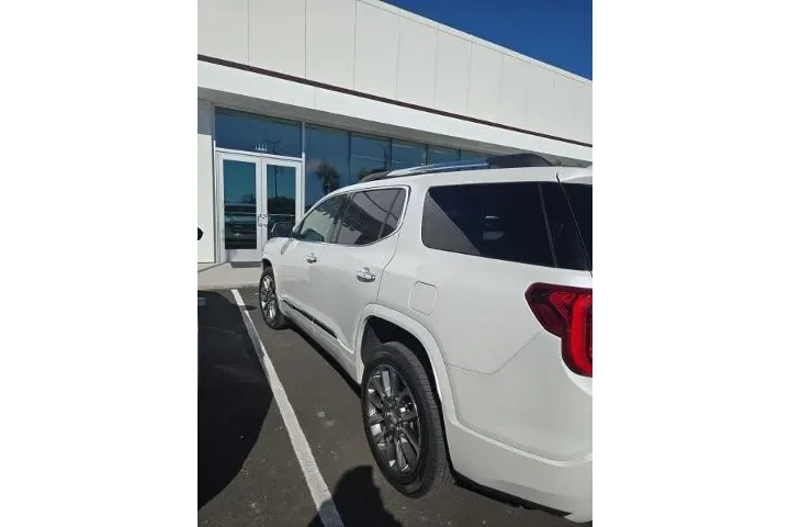 $35623 : GMC Acadia 2023 Denali 4dr S image 10